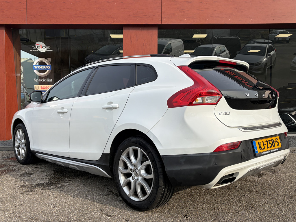 Volvo V40 Cross Country 2.0 T4 Summum AUTOMAAT | LEER | TREKHAAK | STYLING PACK | PANO | MEMORY 52322537-3.jpg | Auto Landegent