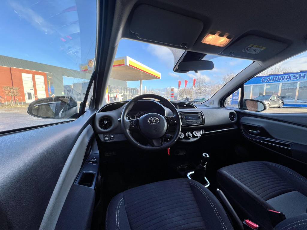 Toyota Yaris 1.5 VVT-i Comfort | Trekhaak | LM velgen | Bluetooth | Radio 53534256-4.jpg | Auto Landegent